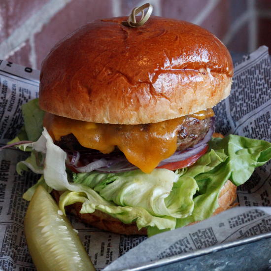 Plate 38 - Classic Burger (Leslie Rodriguez Photography)